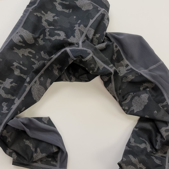 Powerhold fabletics size medium camo - Picture 5 of 7